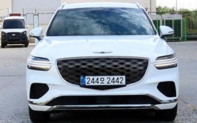 수원중고차판매 GV70 2.5T 가솔린 2WD 매물 사진 1 - 2025/05 9,819km