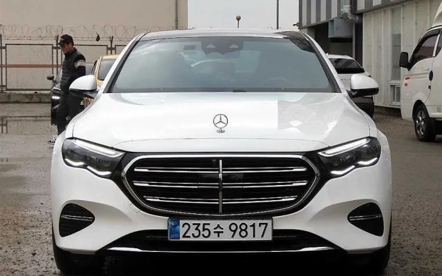 수원중고차판매 E-클래스 W214 E350 e 4MATIC 매물 사진 10 - 2025/05 8,412km